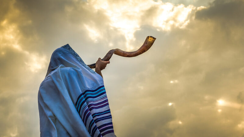 Blowing the shofar for the Feast of Trumpets